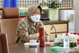 Mensos Risma Tri Rismaharini sebut masalah temuan BPK soal bansos sudah terselesaikan