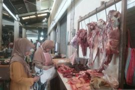 Gunung Kidul tingkatkan pengawasan daging sapi di pasar rakyat