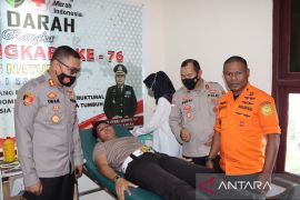 Polres Natuna gelar lomba gasing peringati Hari Bhayangkara