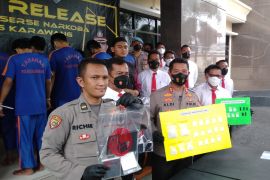 Polisi Karawang tangkap 11 pelaku pengedar sabu