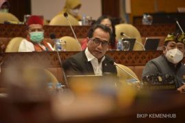 Menhub Budi Karya sebut peran swasta dalam infrastruktur transportasi makin baik