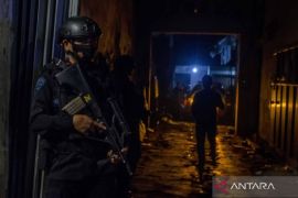 Bahan peledak TNT ditemukan di sebuah rumah di Bandung Page 2 Small