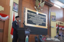 Bupati sampaikan pendapatan Kapuas Hulu Rp1,7 triliun dalam sidang paripurna DPRD