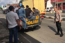 Polisi ciduk sembilan "debt collector" resahkan masyarakat