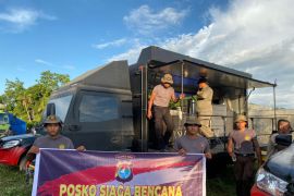 Polda Sulbar siapkan posko dan dapur lapangan di Mamuju pascagempa