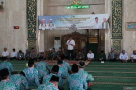 Jamaah calon haji Tanah Laut diminta senantiasa disiplin mengatur waktu
