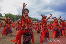 Tarian Seribu Topeng Klana
