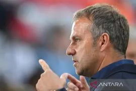 Hansi Flick bantah telah sepakati kontrak baru dengan Barcelona