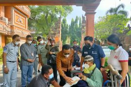 Jasa Raharja serahkan bantuan bagi disabilitas Bali