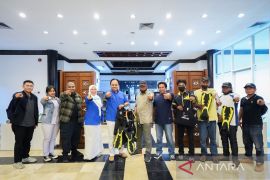 PKT bantu alat selam bagi Kelompok Nelayan Kimasea guna dukung konservasi terumbu