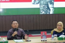 Kasad Dudung luncurkan buku biografi "Loper Koran Jadi Jenderal"