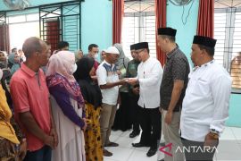 Baitul Mal salurkan bantuan Rp301 juta bagi korban puting beliung di Aceh Besar