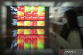 IHSG Jumat pagi melemah seiring kekhawatiran resesi usai Fed naikkan suku bunga