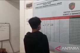 Polisi tangkap remaja tawarkan pekerja seks online