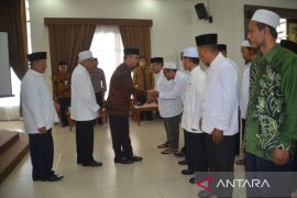 Ahmad Jiansi Majedi lantik kepengurusan DP-MUI Kecamatan se-Batola