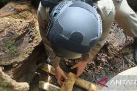 Brimob Polda Kaltim musnahkan amunisi sisa  Perang Dunia II