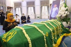 Eril dimakamkan di kawasan Bandung Selatan