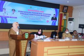 Bupati Kasmarni minta stake hokder terlibat menekan stunting