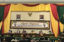 Sampaikan laporan pada Milad Ke-57 Inhil, Ketua DPRD harap Gubri perbaiki jalan Inhil-Inhu