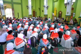 Bupati minta jamaah calon haji Batola fokus laksanakan ibadah
