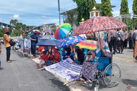 Proses pemindahan pengungsi di Pekanbaru ke negara ketiga tengah dilakukan
