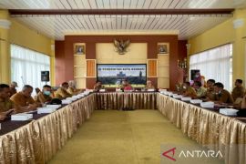 Sekda Kendari meminta camat lurah penuhi indikator kota layak anak