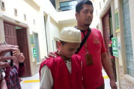 Hakim vonis 10 tahun penjara kepada guru agama cabuli muridnya