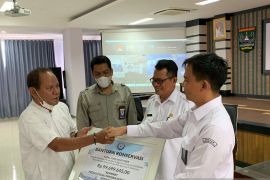 KKP salurkan bantuan kapal bagi Komunitas Konservasi di Padang
