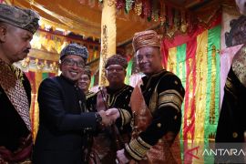 Hidupkan kembali adat Minangkabau, Kapolda Sumatera Barat diberikan gelar kehormatan