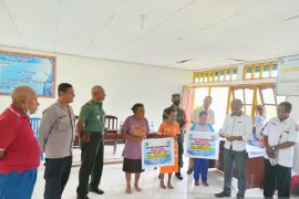 Danramil Biak Utara kawal penyaluran Bantuan Langsung Tunai