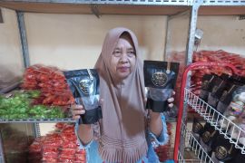 Keripik Sanjai Bukittinggi hadir dengan rasa cokelat