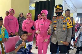 Polres Kayong Utara gelar pengobatan dan khitan gratis