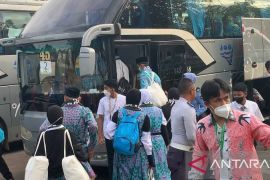 Kloter haji gabungan dari tiga provinsi diberangkatkan Embarkasi Batam