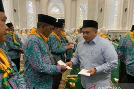 Bupati lepas keberangkatan 83 Calhaj Tapsel