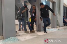 Kasus tewasnya dua suporter, polisi periksa petugas Stadion GBLA