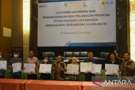 Dukung Pertumbuhan Ekonomi di Babel, 10 Pelanggan Teken Kerja Sama Layanan Prioritas dengan Daya 26 Juta Volt Ampere