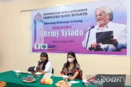 Bincang-bincang Maestro Remy Sylado di Kampus Ungu FIB Unsrat