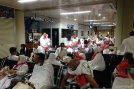 Setelah menjalani perawatan calon haji asal Kalimantan Barat diberangkatkan ke Tanah Suci