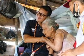Sandiaga perbaiki rumah wanita tua sebatang kara di Nias Selatan