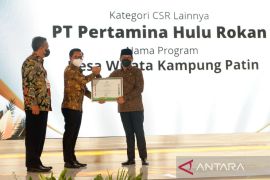 Kontribusi PHR di Desa Wisata Kampung Patin diganjar penghargaan