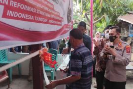 Selesai bedah rumah warga kurang mampu, Polresta Deliserdang serahkan kunci