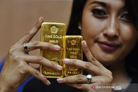 Harga emas Antam kembali bertengger pada angka Rp999.000 per gram