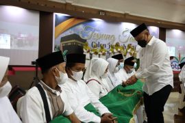 Haru bahagia Jemaah Calon Haji PTPN V
