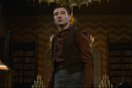 Ezra Miller diduga sekap anak- anak dan ibu di rumah penuh senjata