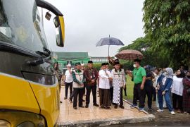 Wawako Jambi lepas keberangkatan jamaah haji asal Kota Jambi