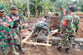 Kodim 1302/Minahasa bangun hunian sementara korban bencana di Amurang