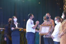 Kemenhub beri penghargaan dua operator bandara