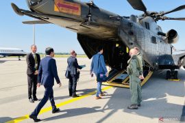 Helikopter militer Bundeswehr jatuh ke sungai di Jerman Timur