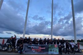 Astra Motor Kalbar gelar CB150X Explore Touring ke Jembatan Tayan