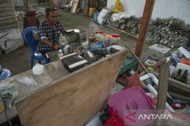 Bank Sampah Navoe Produksi BBM dari Sampah Plastik Page 2 Small